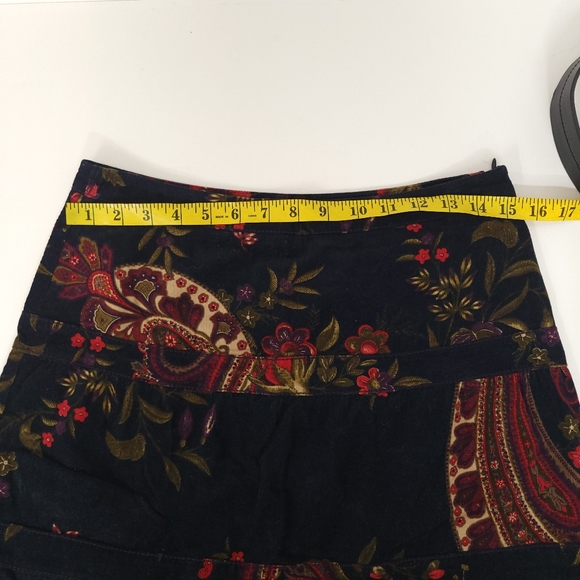 Yessica Vintage Courtney Persion, Floral design skirt - Picture 8 of 11